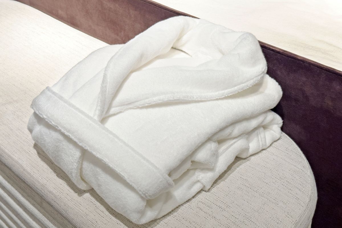 Le confort ultime : pourquoi opter pour un peignoir de luxe ?